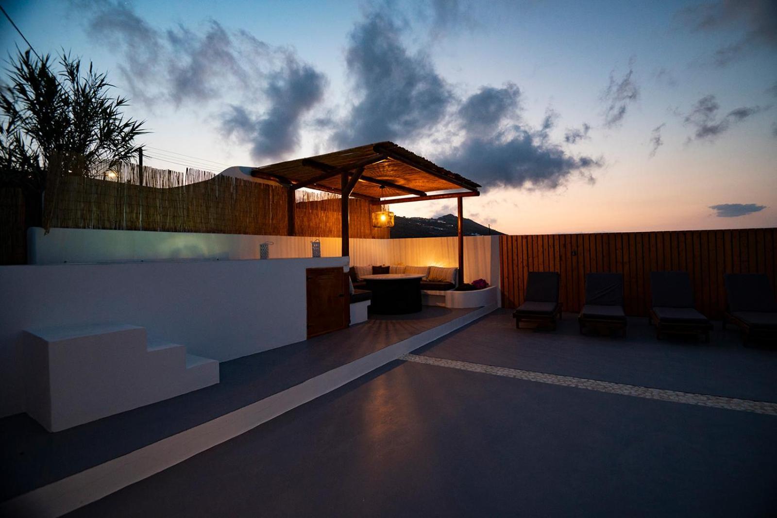 Sunrise Villa Santorini Vourvoulos Exterior photo